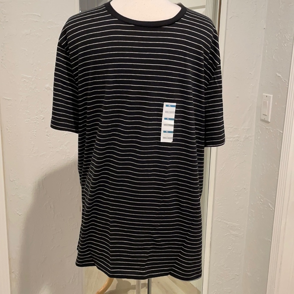 Men’s Old Navy t-shirt, NWT